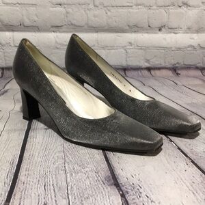 Stuart Weitzman 9N silver sparkle fabric covered leather sole heels